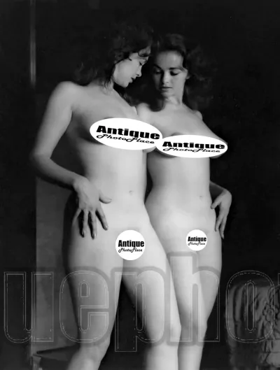 Nude vintage — Naked retro girls