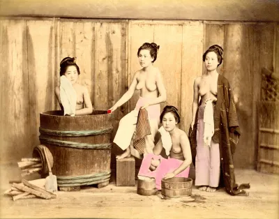 Erotic japanese bath — Naked Japanese women in baths