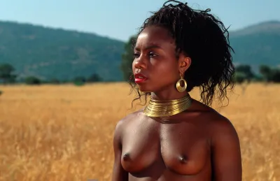 Naked girls from a tribe — Beautiful naked African girls