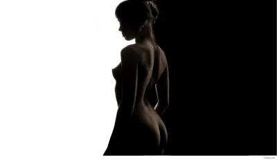 Silhouette of a naked girl — Naked girls black and white
