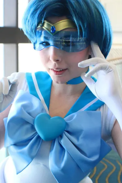 Ami mizuno sailor mercury cosplay