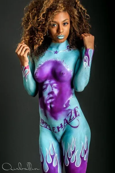 Body painting erotic — Body art