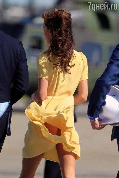 Kate middleton skirt wind — Catherine