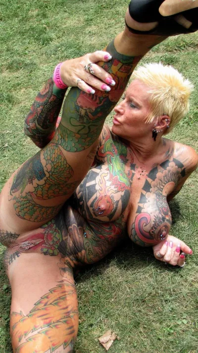Granny with tattoos — Porn
