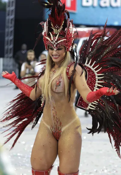 Carnival in rio de janeiro naked — Brazilian carnival