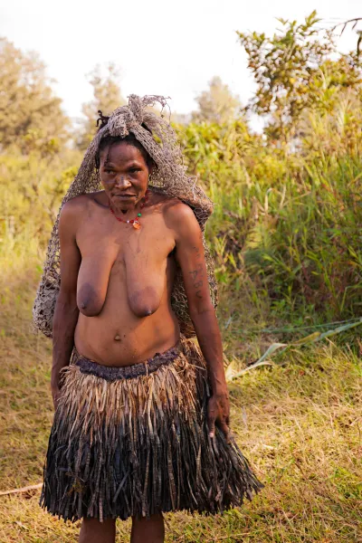 Naked women from wild tribes — Naked African tribal women