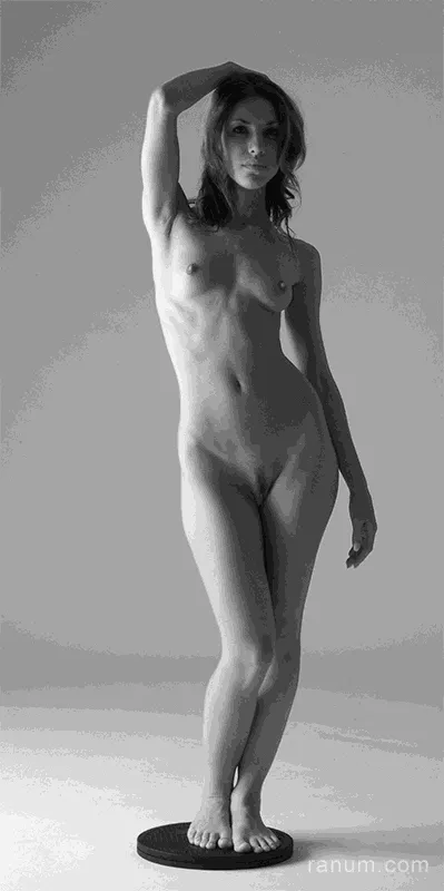 Female body erotica — In nude style